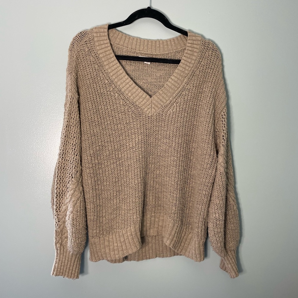 American Eagle Outfitters green V-Neck Sweater with Ribbed Knit